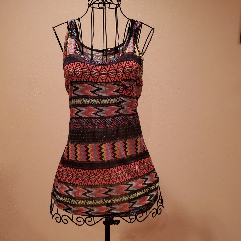 Woman's Aztec top - Picture 2 of 4